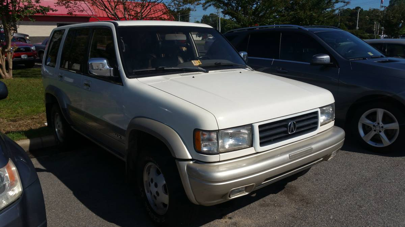Illustration for article titled For $2,350, Would You Adopt This 1997 Acura SLX Brother From Another Mother?